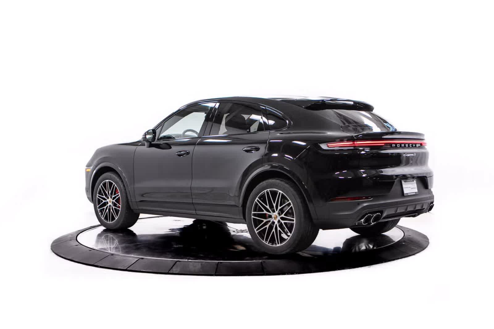 Certified 2026 Porsche Cayenne S AWD/4WD image 3