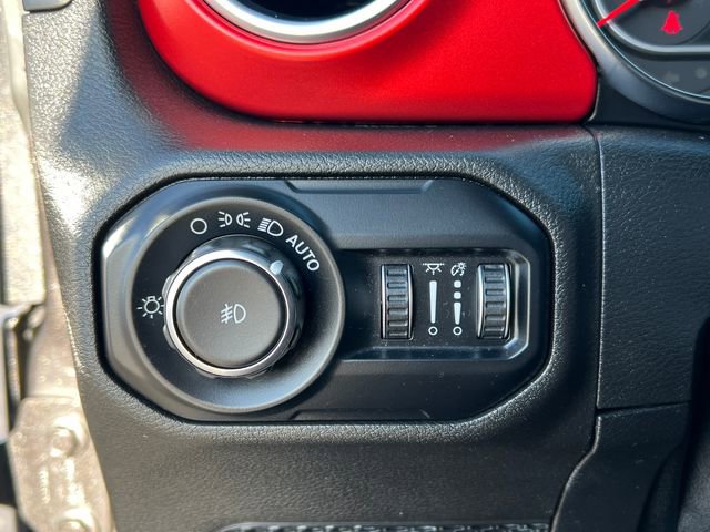 Used 2020 Jeep Wrangler Unlimited Rubicon w/ Uconnect 4C Nav & Sound Group image 16