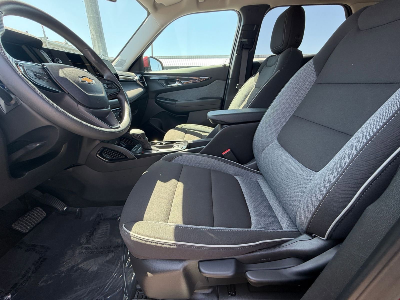 Used 2025 Chevrolet TrailBlazer LT FWD image 25