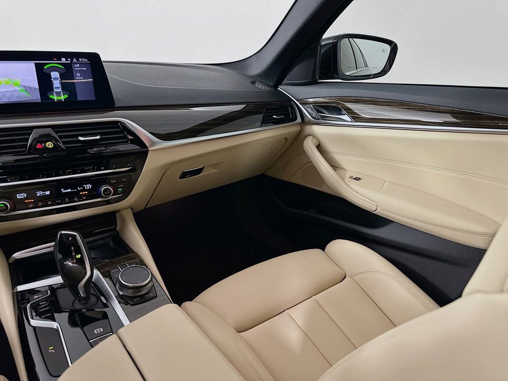 Used 2020 BMW 530i w/ Lighting Package image 24