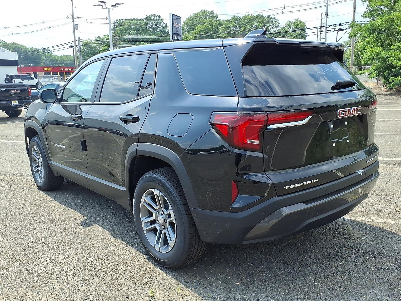 New 2026 GMC Terrain Elevation FWD image 4