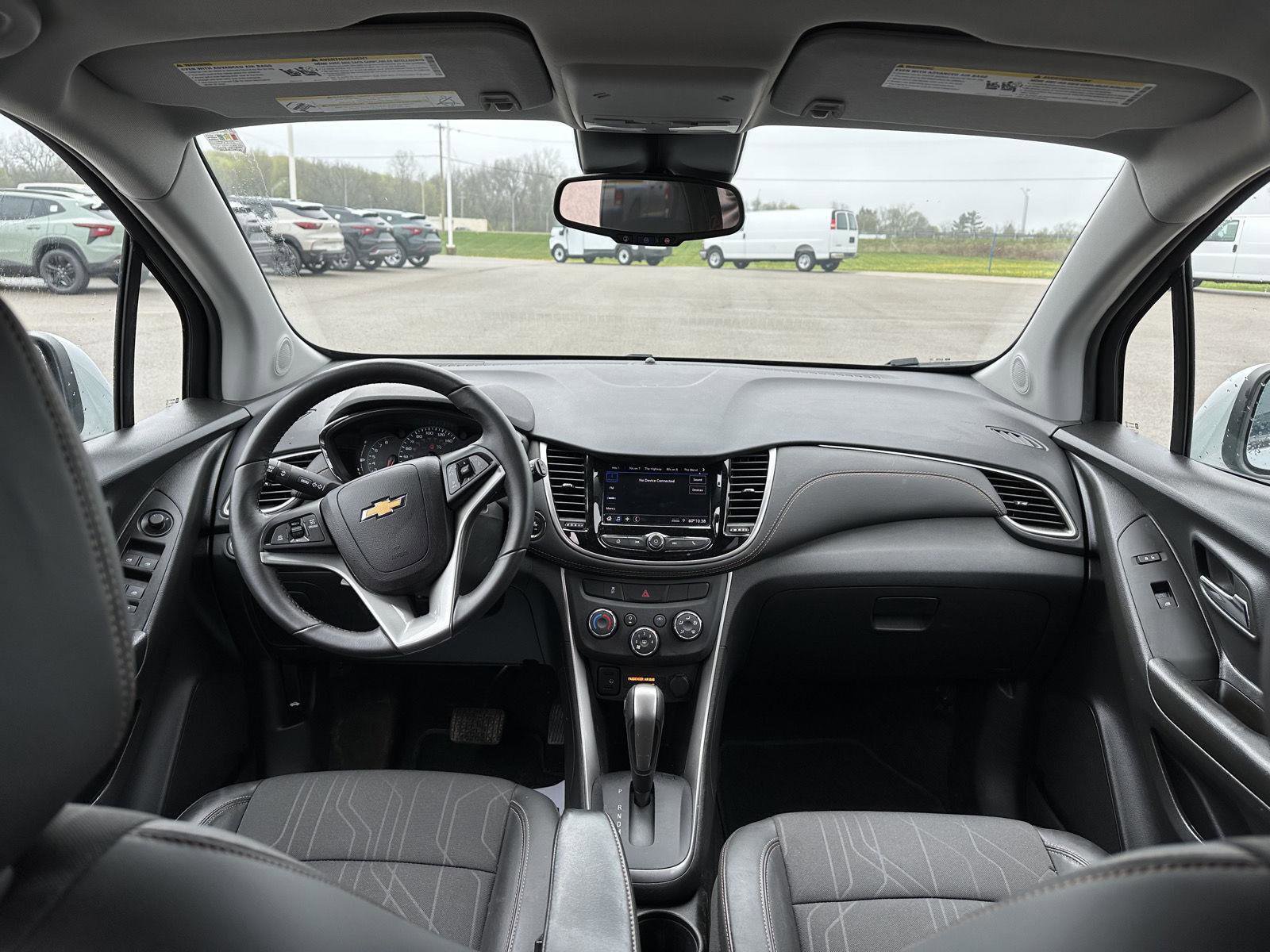 Used 2022 Chevrolet Trax LT w/ LT Convenience Package image 14