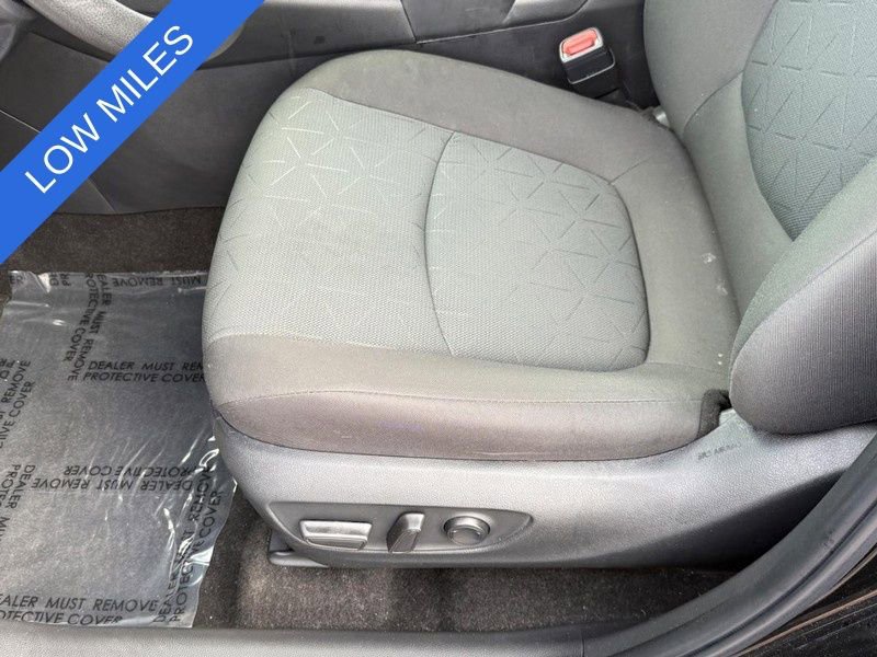 Used 2023 Toyota RAV4 XLE w/ Convenience Package image 17