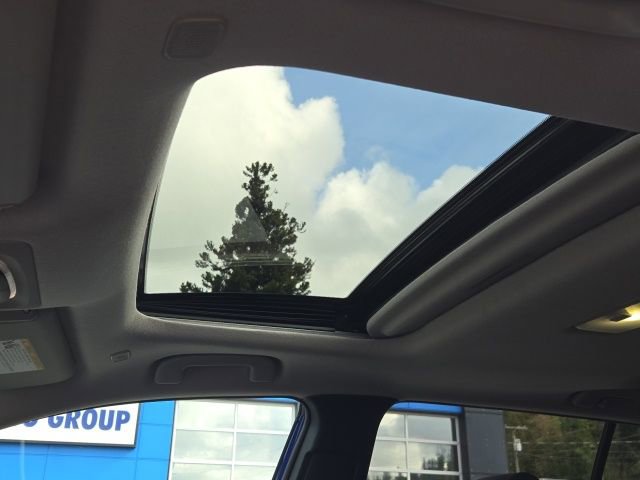 Used 2024 Toyota Corolla Cross LE w/ Moonroof Package image 16