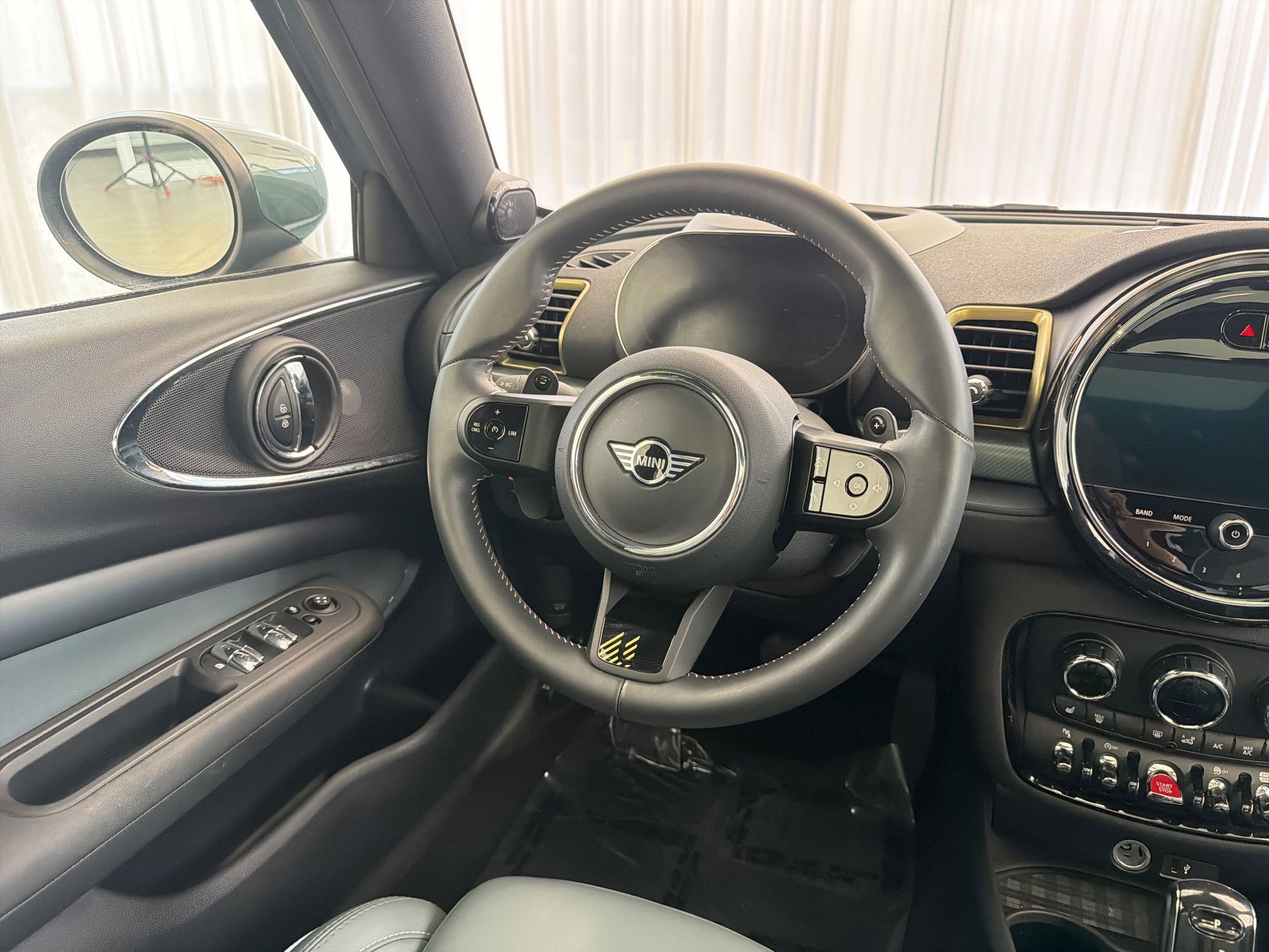 Certified 2024 MINI Cooper Clubman S w/ MINI Untold Edition image 29