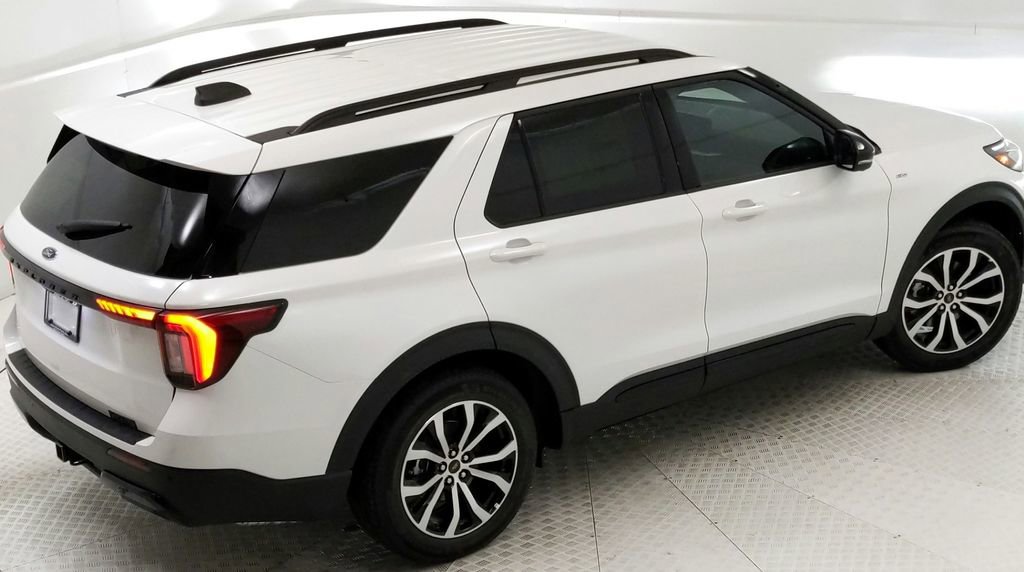 New 2025 Ford Explorer ST-Line w/ Premium Package image 15
