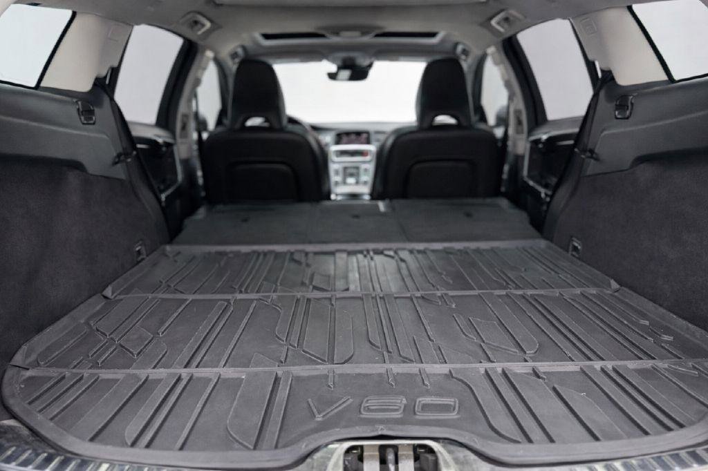 Used 2017 Volvo V60 T5 Cross Country w/ Convenience Package image 28