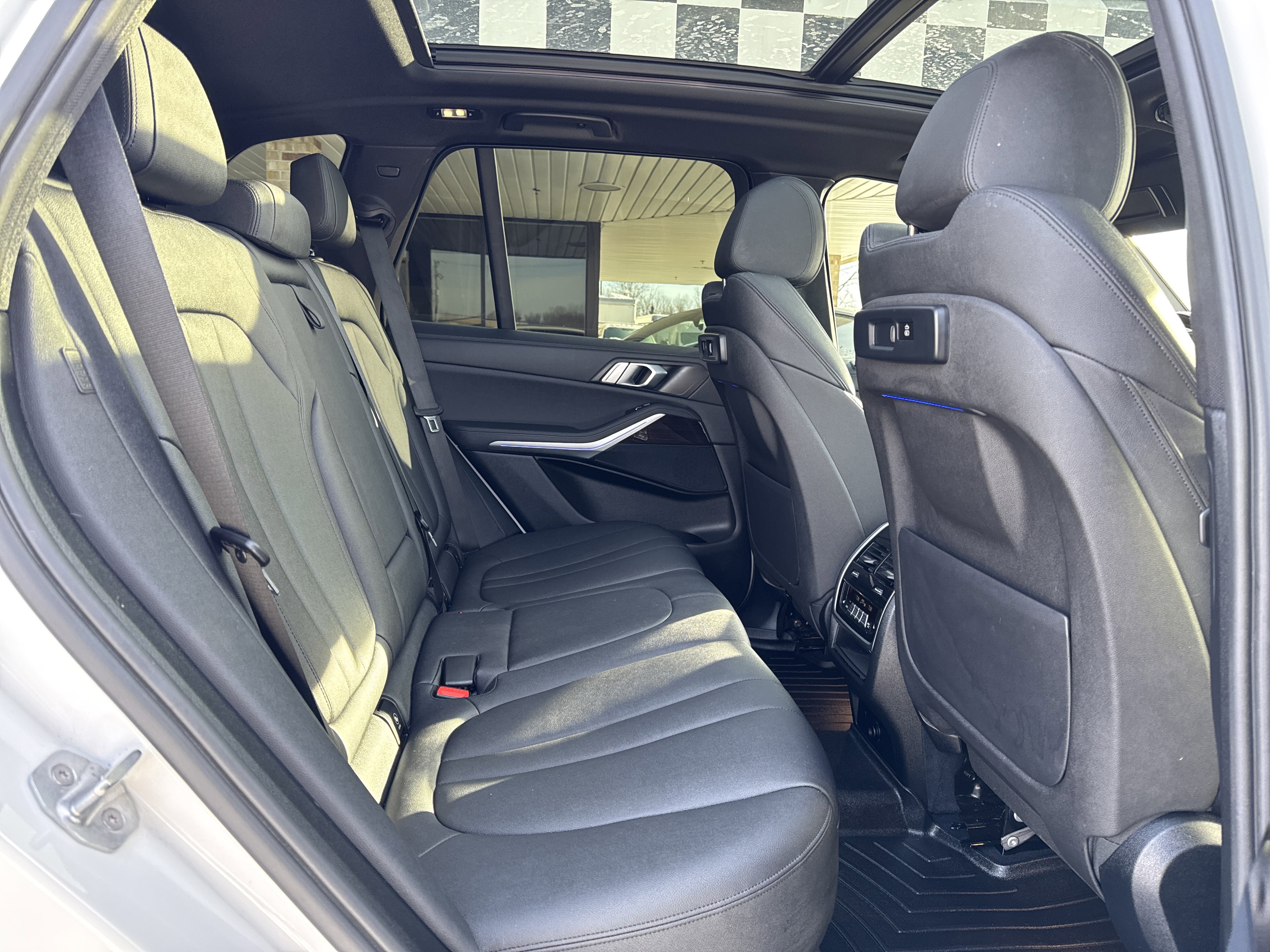 Used 2020 BMW X5 xDrive40i w/ Premium Package AWD/4WD image 31