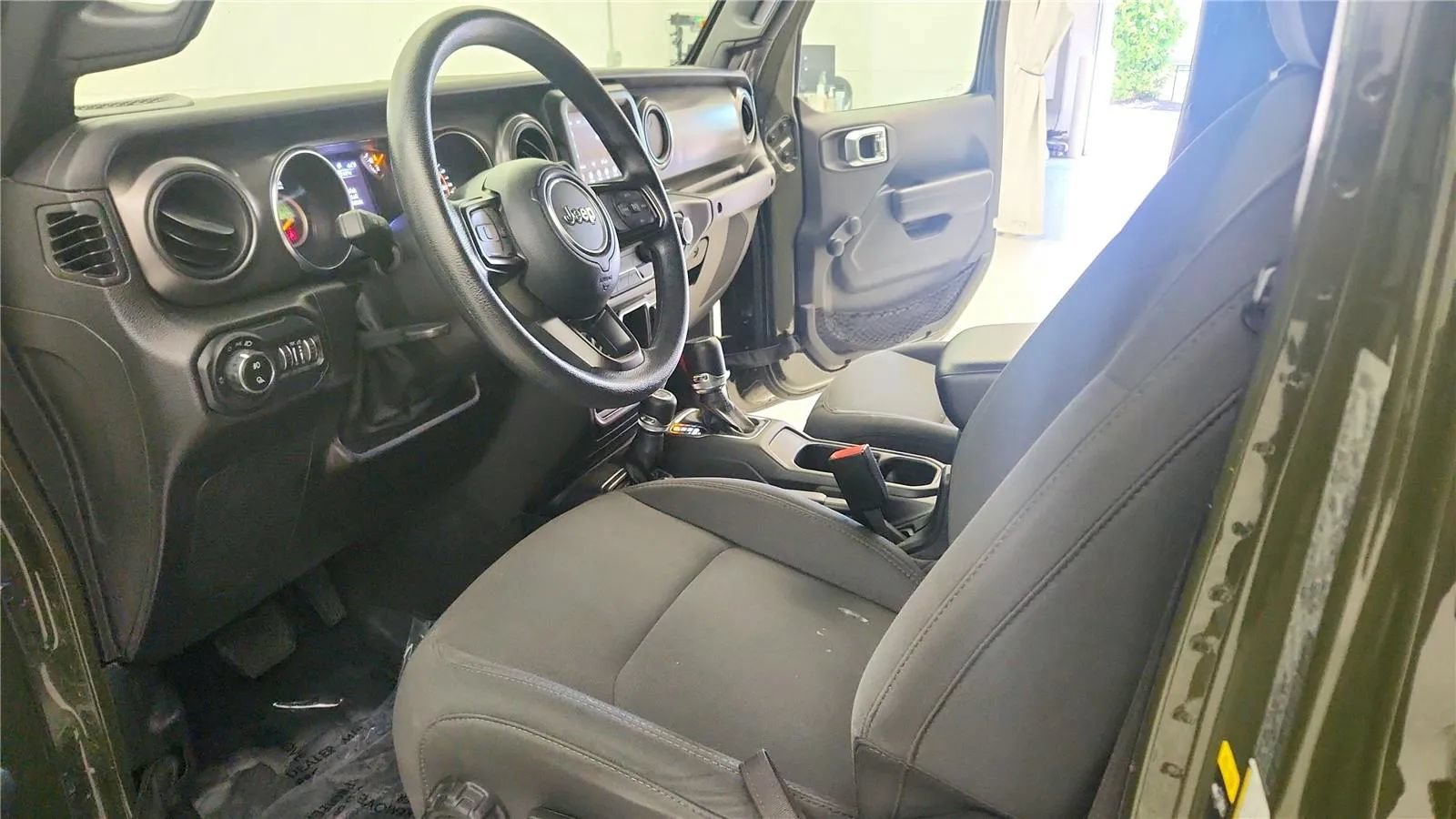 Used 2022 Jeep Gladiator Sport AWD/4WD image 23