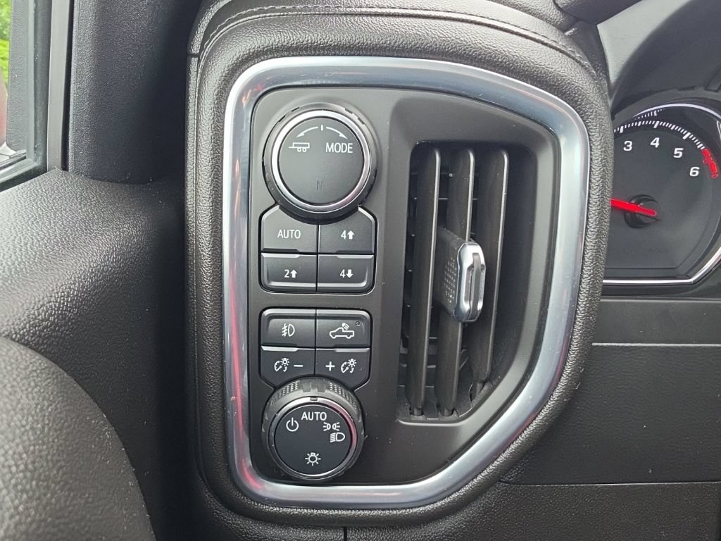 Used 2021 Chevrolet Silverado 1500 LT Trail Boss w/ Convenience Package II AWD/4WD image 12