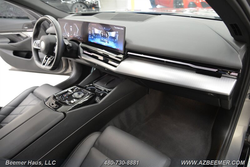 Used 2024 BMW 530i w/ M Sport Package image 18