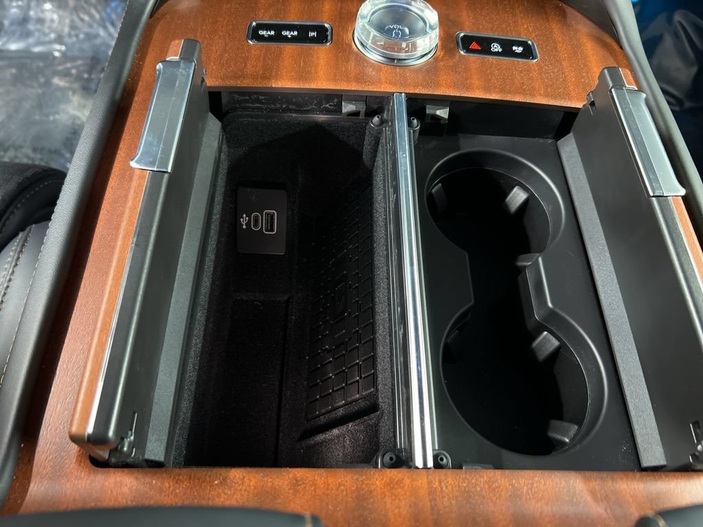 New 2026 Lincoln Navigator Black Label AWD/4WD image 17