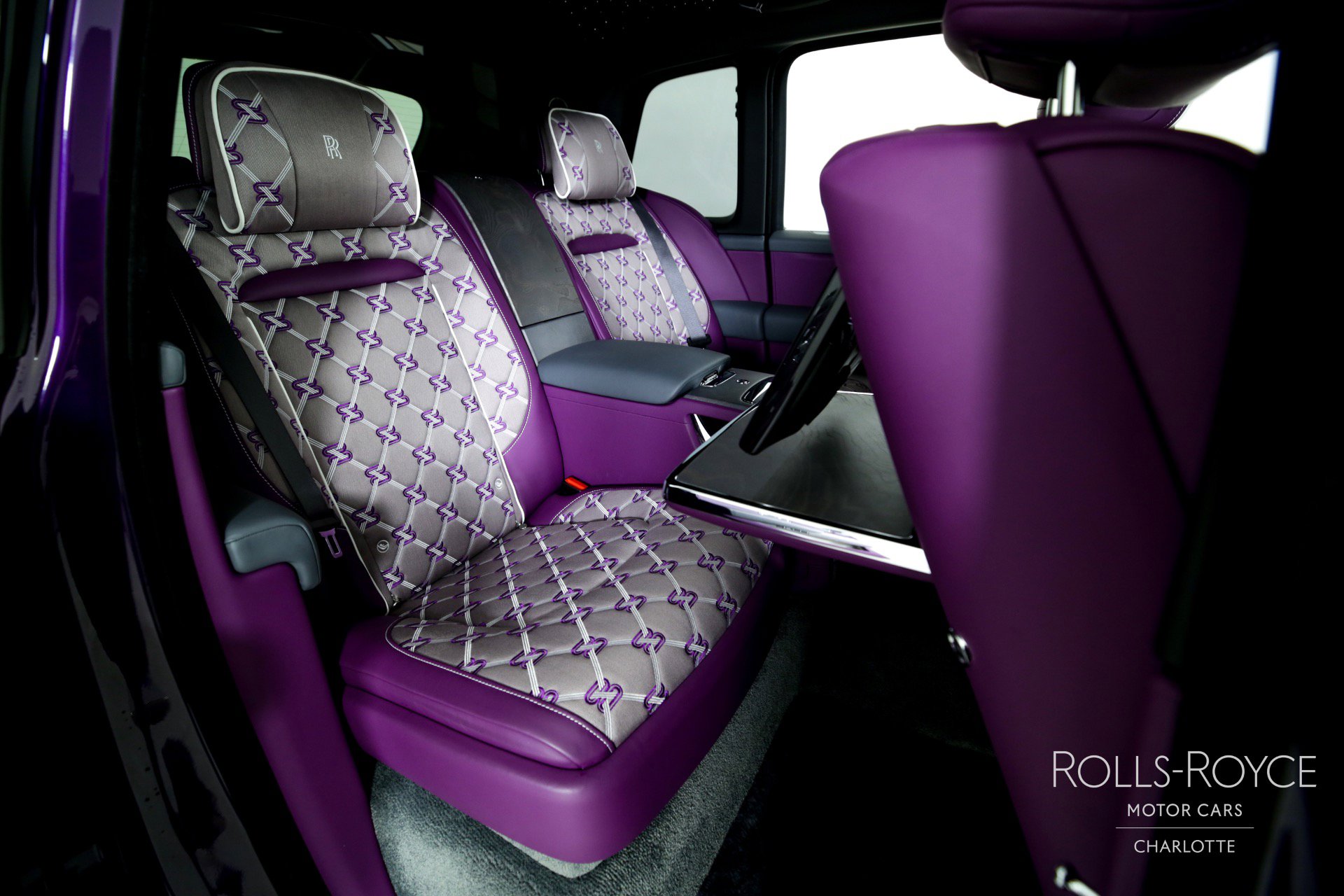 Used 2025 Rolls-Royce Cullinan image 30