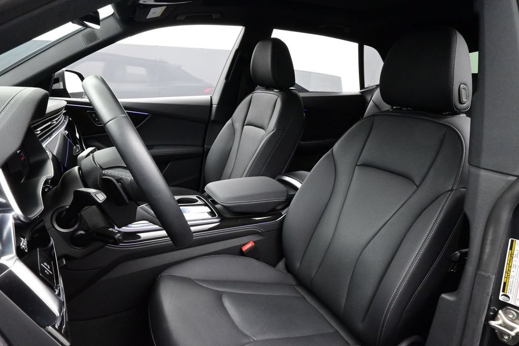 Used 2025 Audi Q8 Premium Plus AWD/4WD image 5
