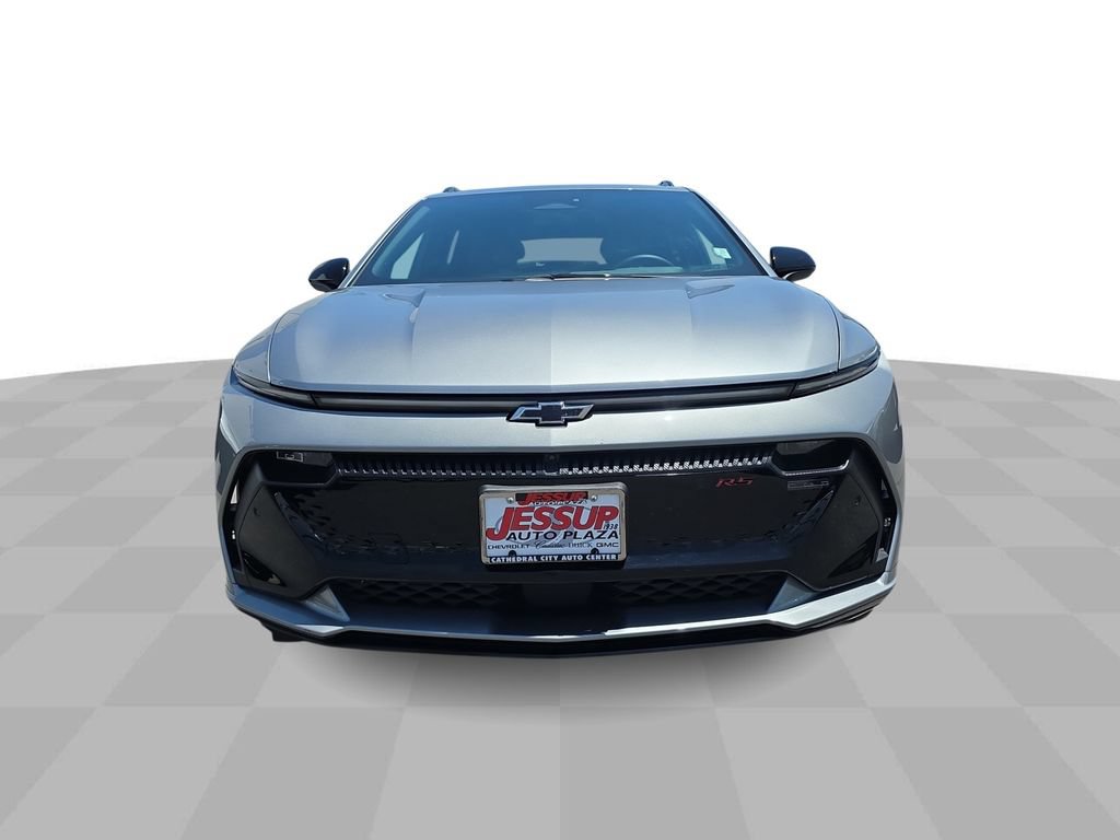 Used 2024 Chevrolet Equinox EV RS FWD image 3
