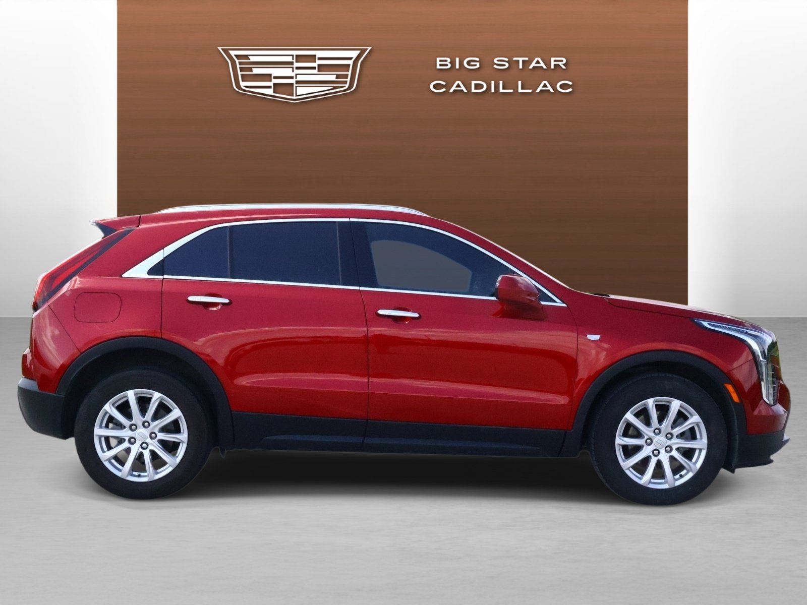 Used 2023 Cadillac XT4 Luxury w/ Cold Weather Package FWD image 6