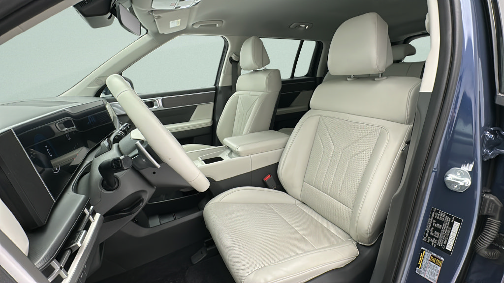 Used 2025 Hyundai Santa Fe SEL AWD/4WD image 13
