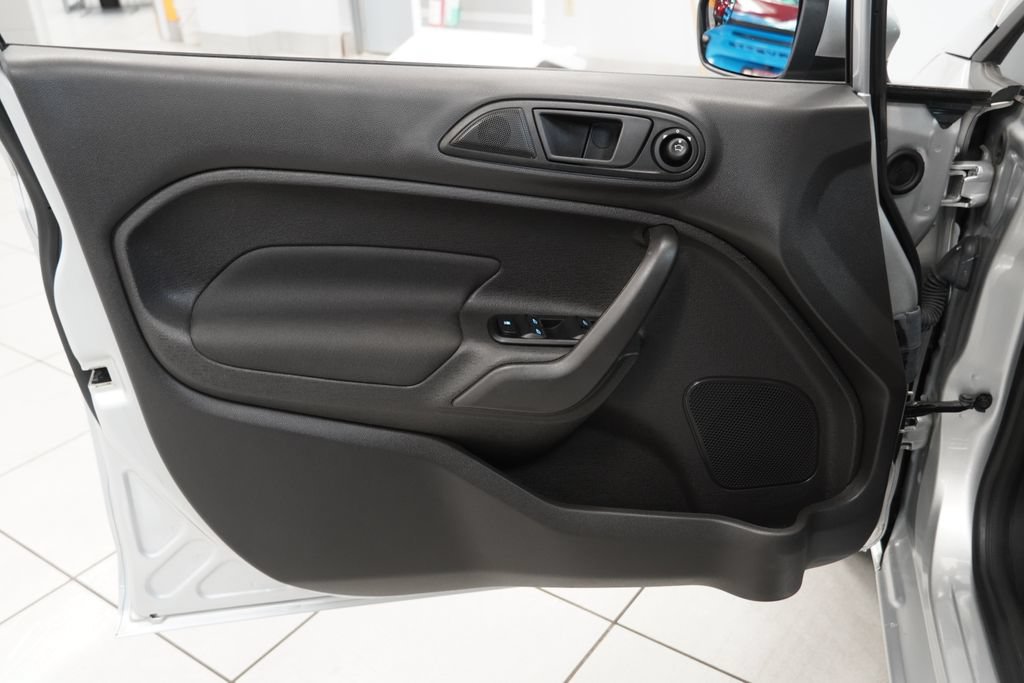 Used 2018 Ford Fiesta SE FWD image 16