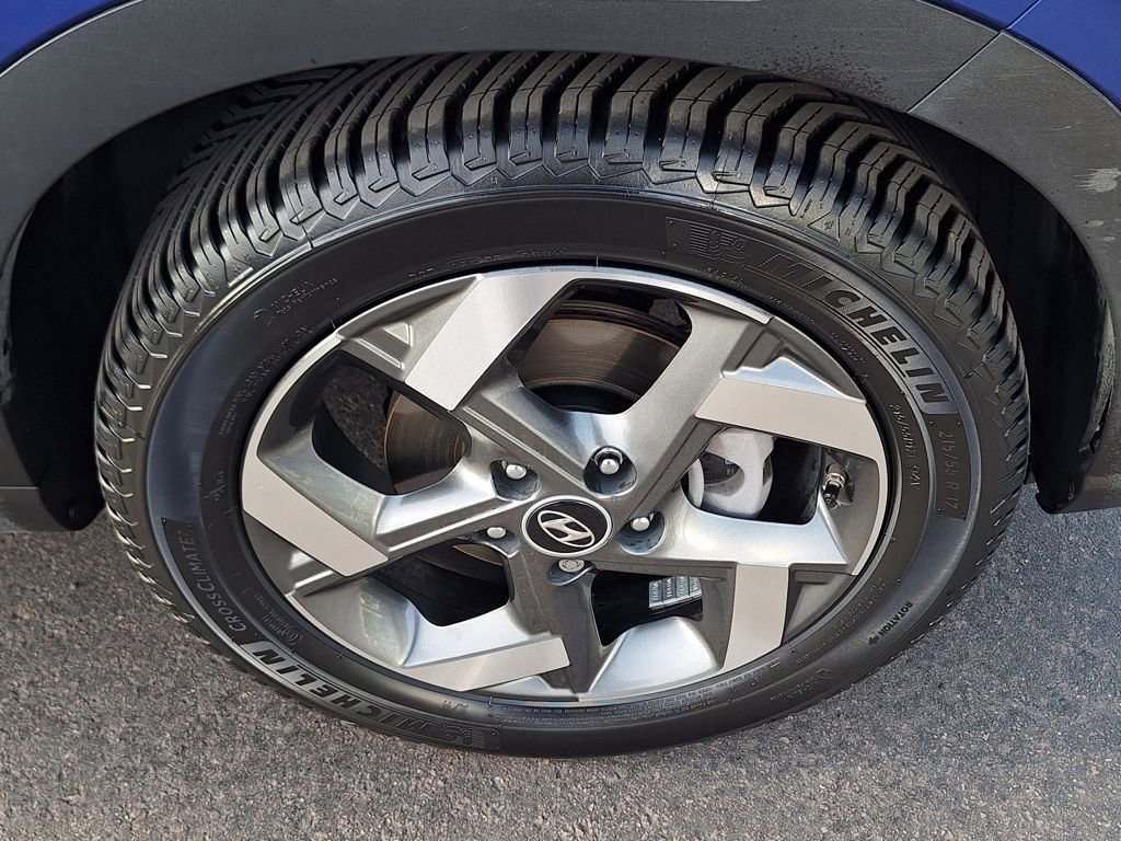 Certified 2023 Hyundai Venue Limited image 30