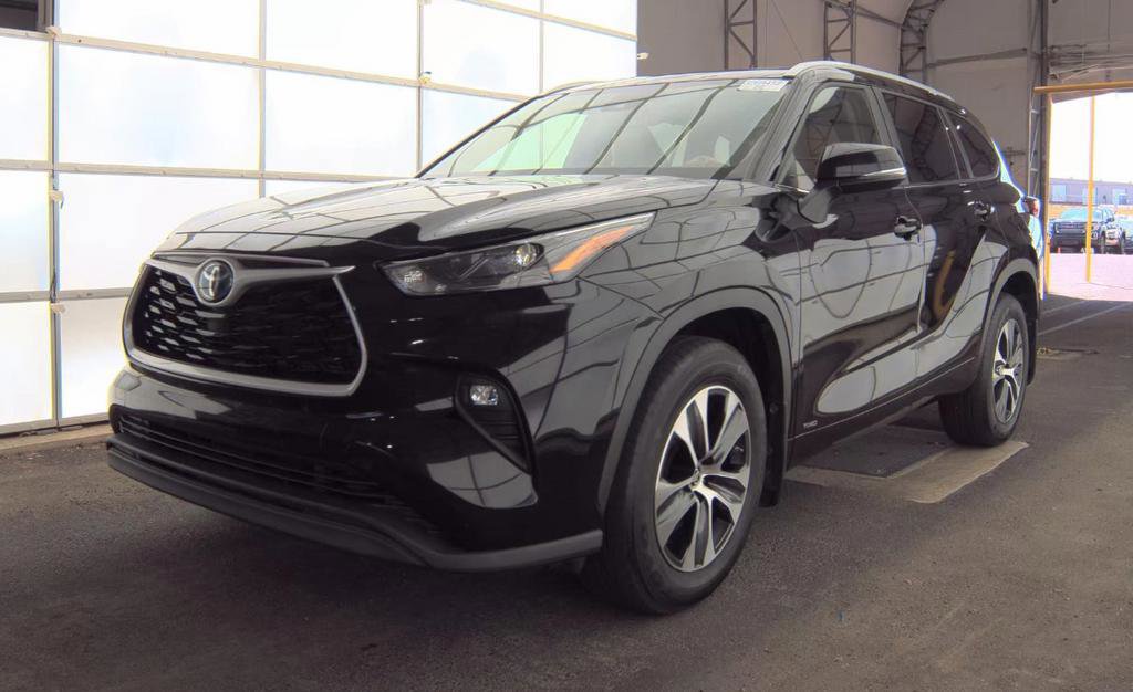 Used 2023 Toyota Highlander XLE