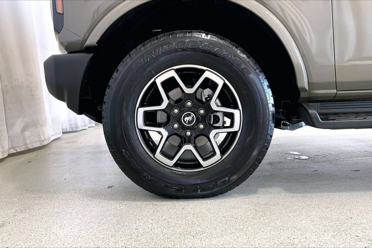 Certified 2026 Ford Bronco Outer Banks AWD/4WD image 8