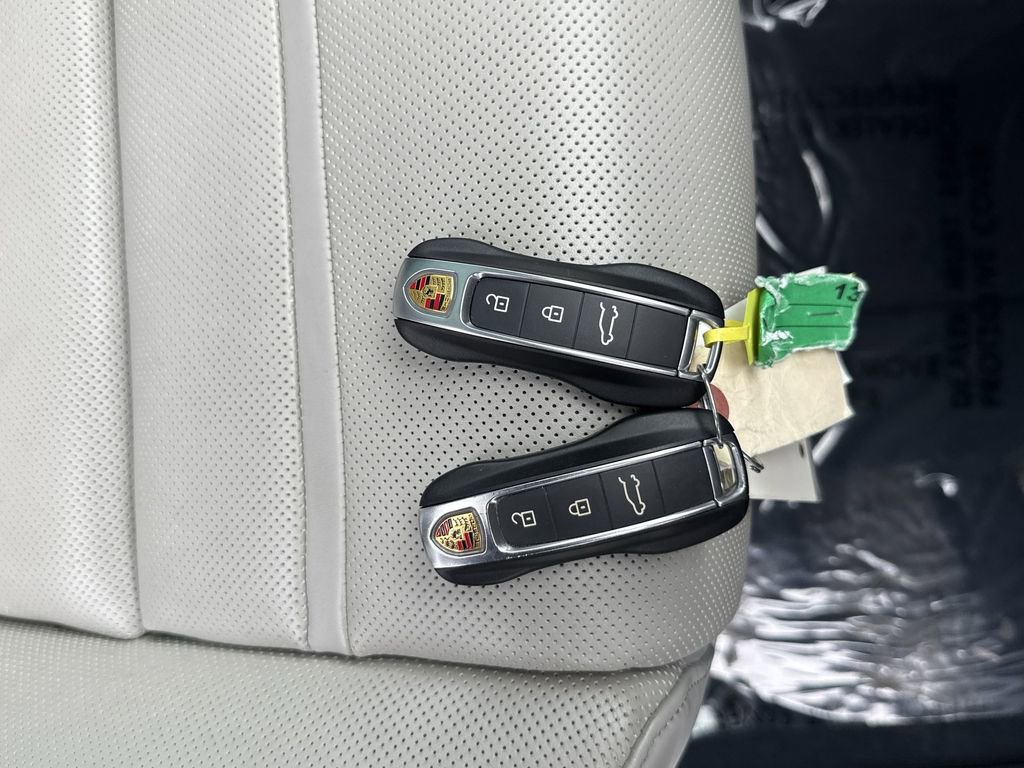 Used 2023 Porsche Cayenne Turbo S image 36