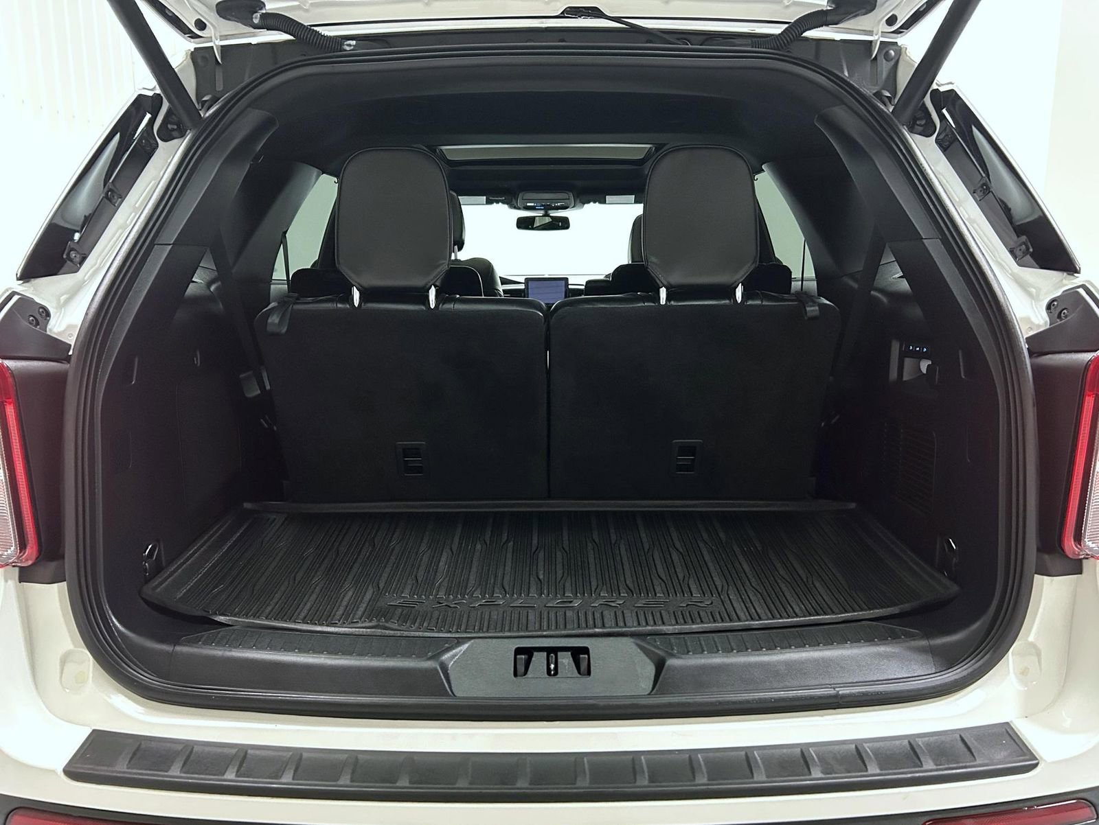 Used 2022 Ford Explorer ST image 22