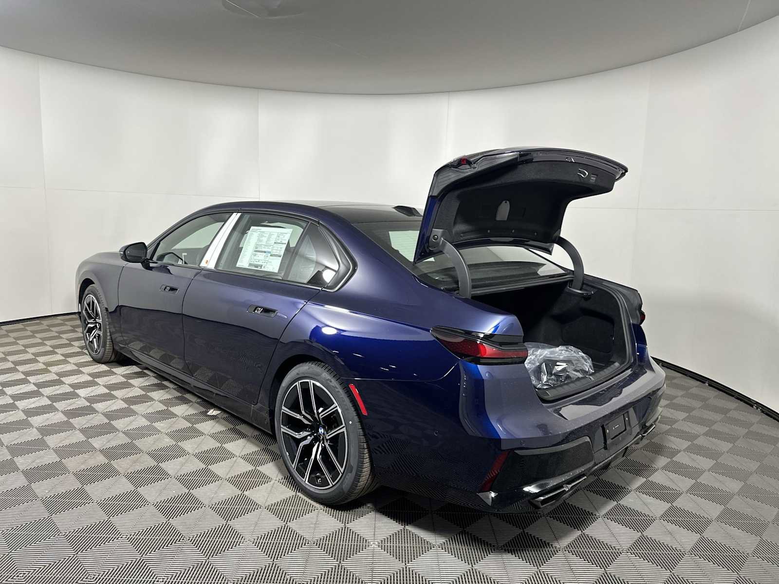 New 2026 BMW 760i xDrive w/ Executive Package image 20