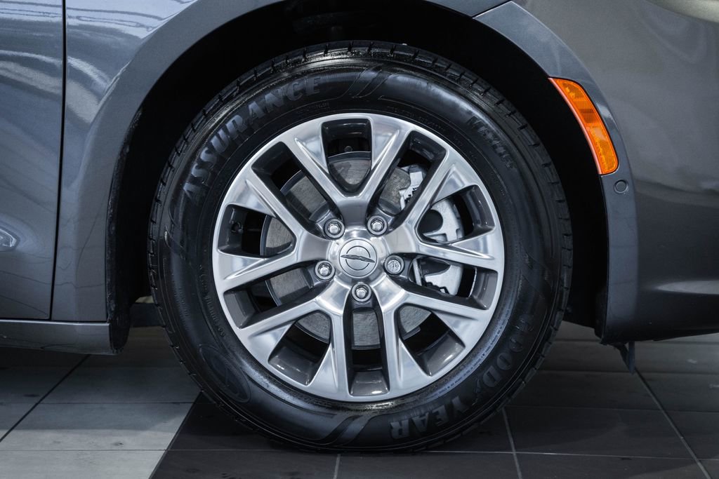 Used 2022 Chrysler Pacifica Pinnacle FWD image 22