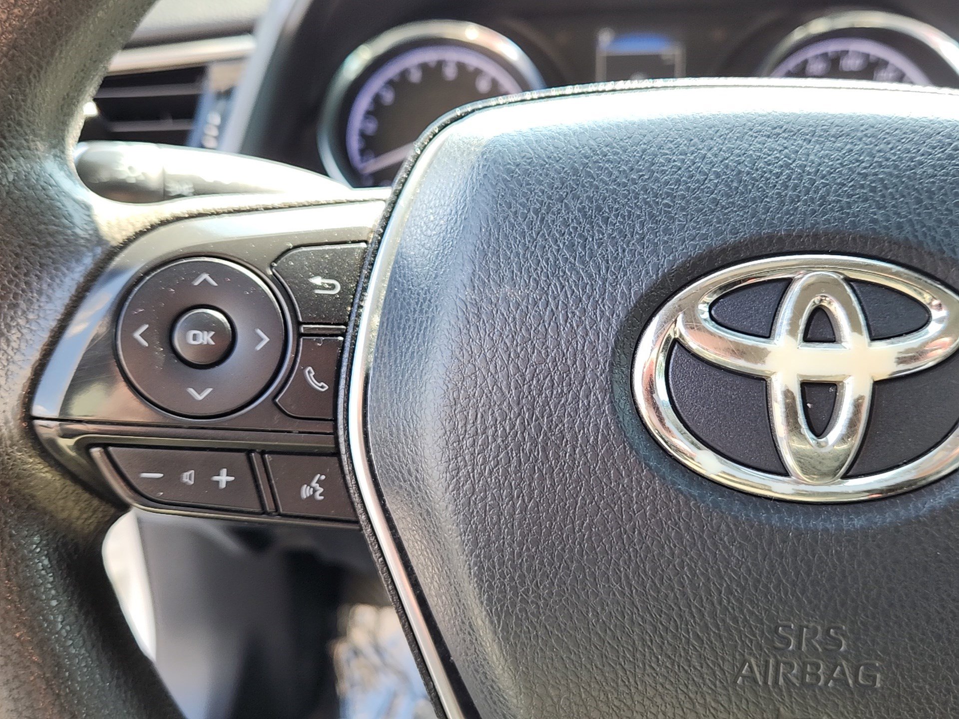 Used 2020 Toyota Camry LE FWD image 18