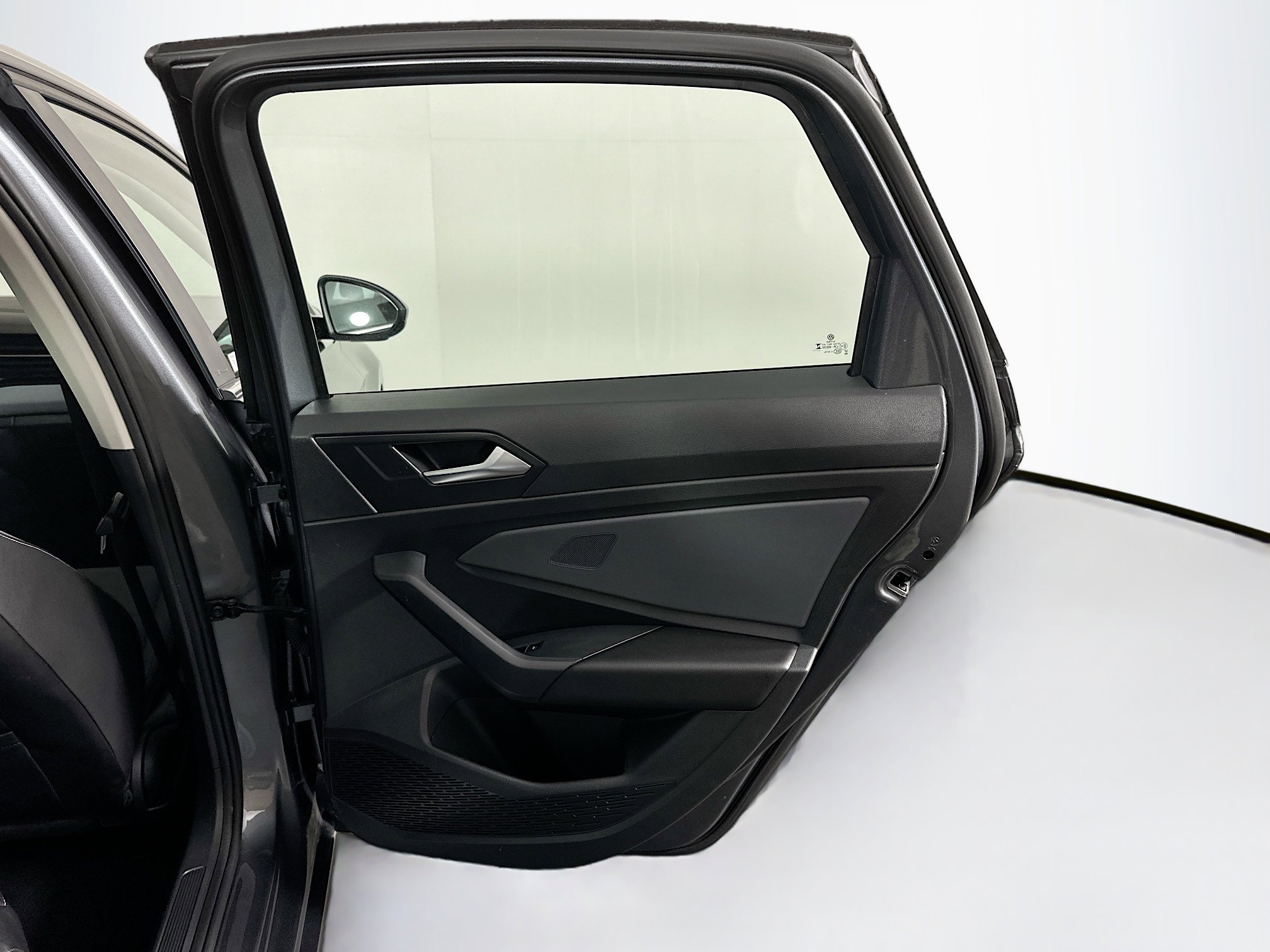 Used 2025 Volkswagen Jetta SE FWD image 29