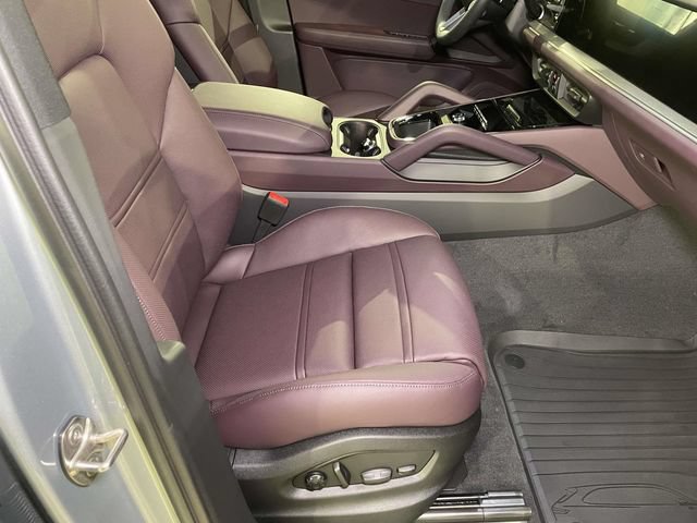 New 2026 Porsche Cayenne AWD/4WD image 19
