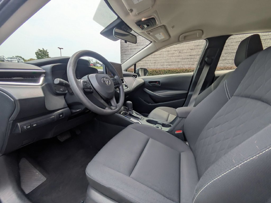 Used 2025 Toyota Corolla LE FWD image 15