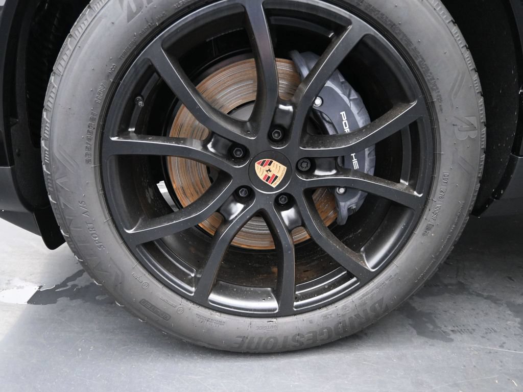 Certified 2026 Porsche Cayenne Coupe AWD/4WD image 22