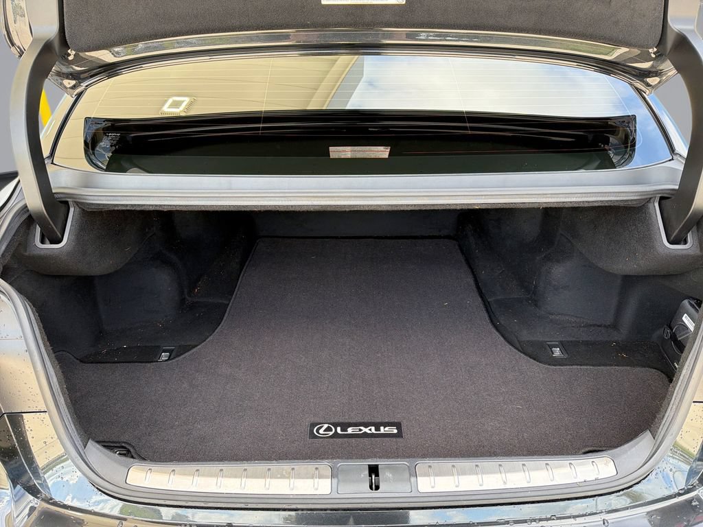 Certified 2022 Lexus LS 500 w/ Accessory Package (Z1) RWD image 13