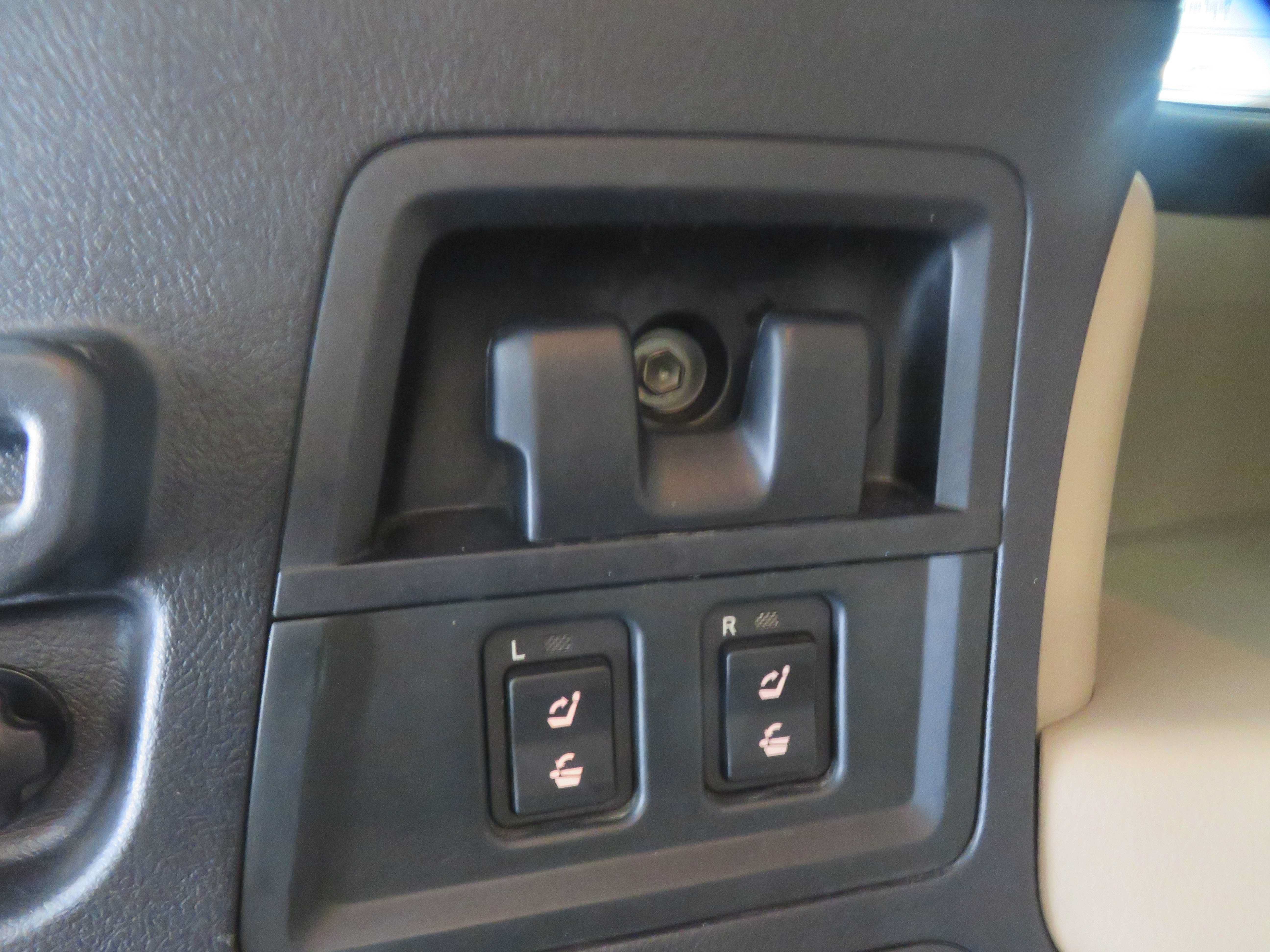 Used 2018 Toyota Sequoia Limited w/ Safety & Convenience Package AWD/4WD image 63