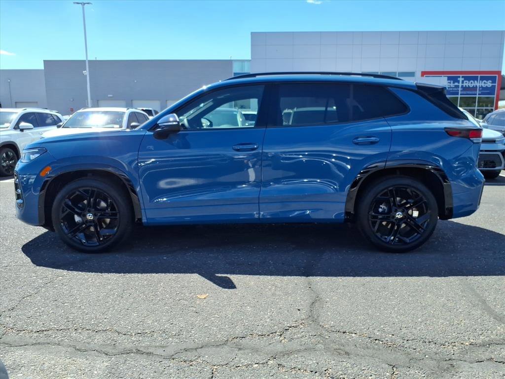 New 2026 Volkswagen Tiguan SE R-Line image 4