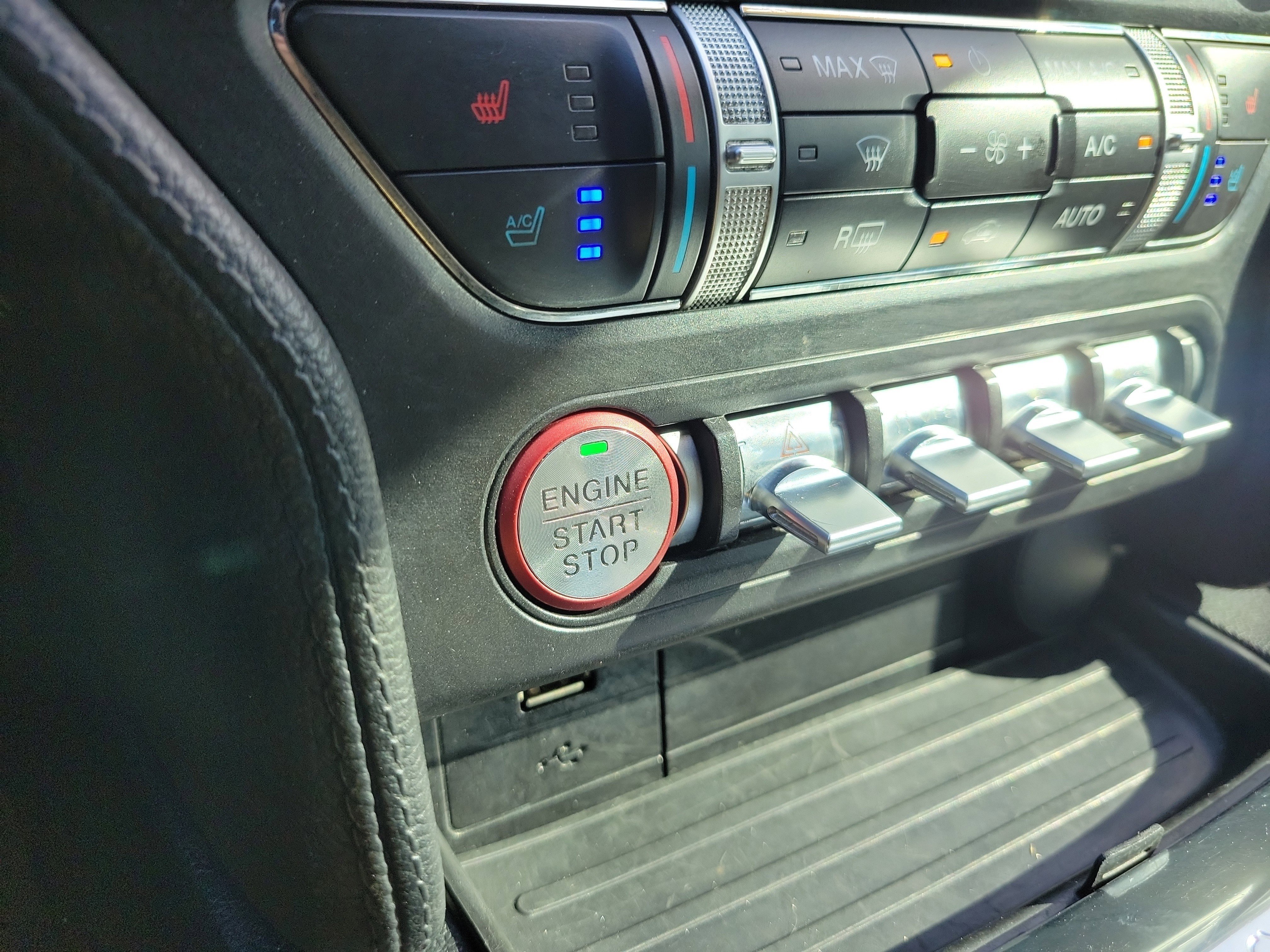 Used 2018 Ford Mustang Premium image 30