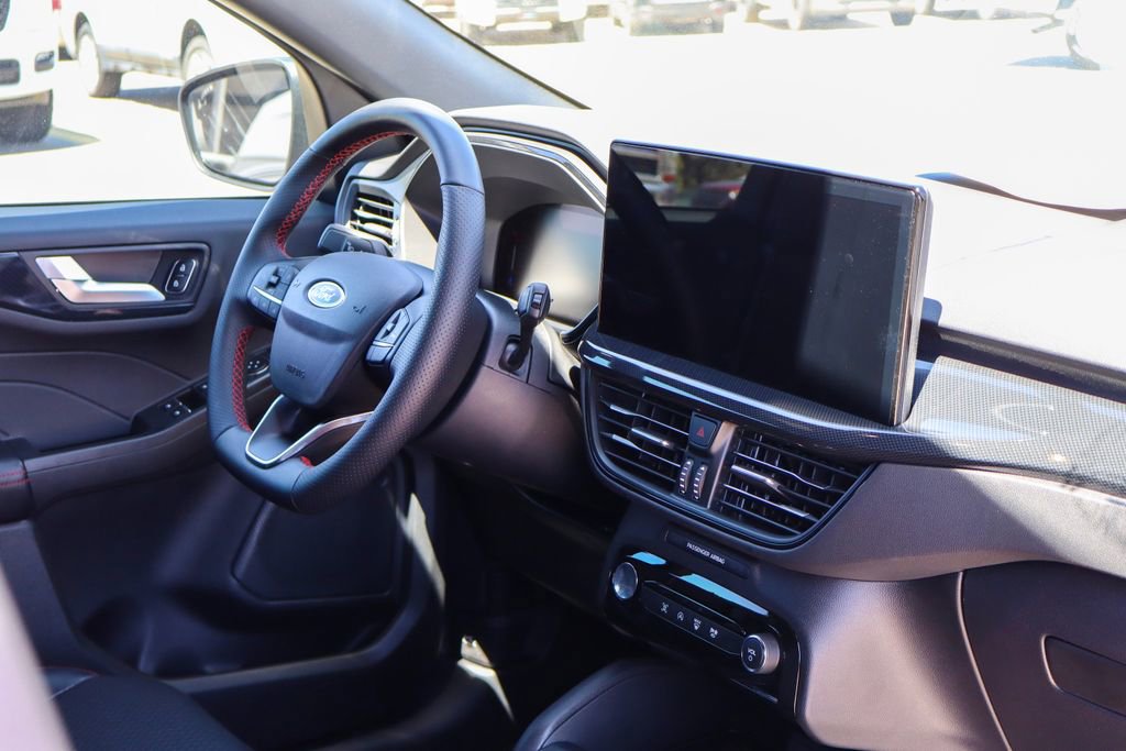 Used 2025 Ford Escape ST-Line w/ Tech Pack #1 AWD/4WD image 17