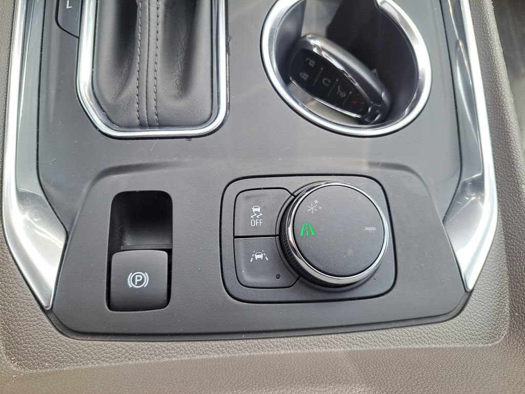 Used 2019 Chevrolet Traverse Premier w/ Driver Confidence II Package FWD image 22