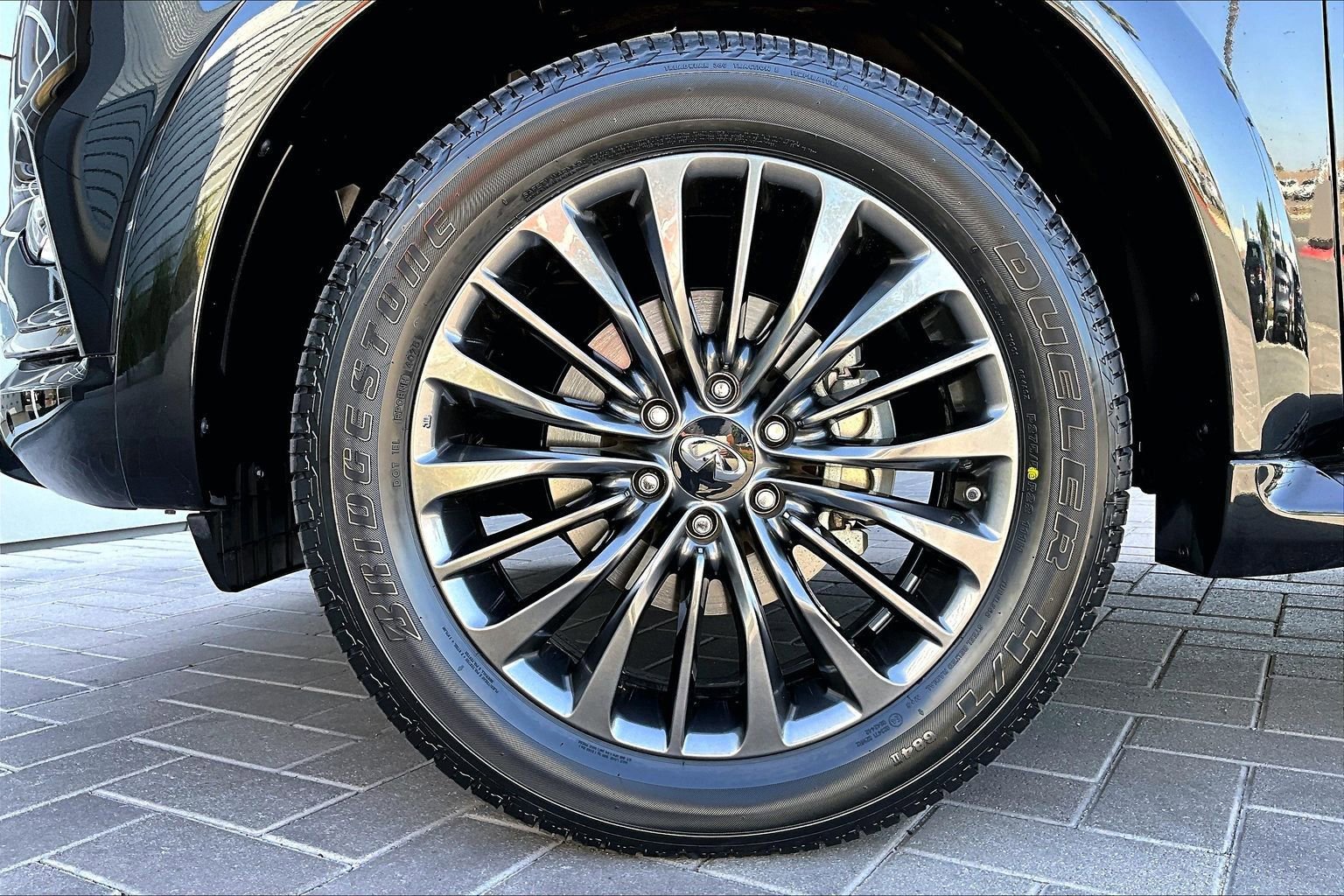 Used 2024 INFINITI QX80 Premium Select w/ Cargo Package AWD/4WD image 9