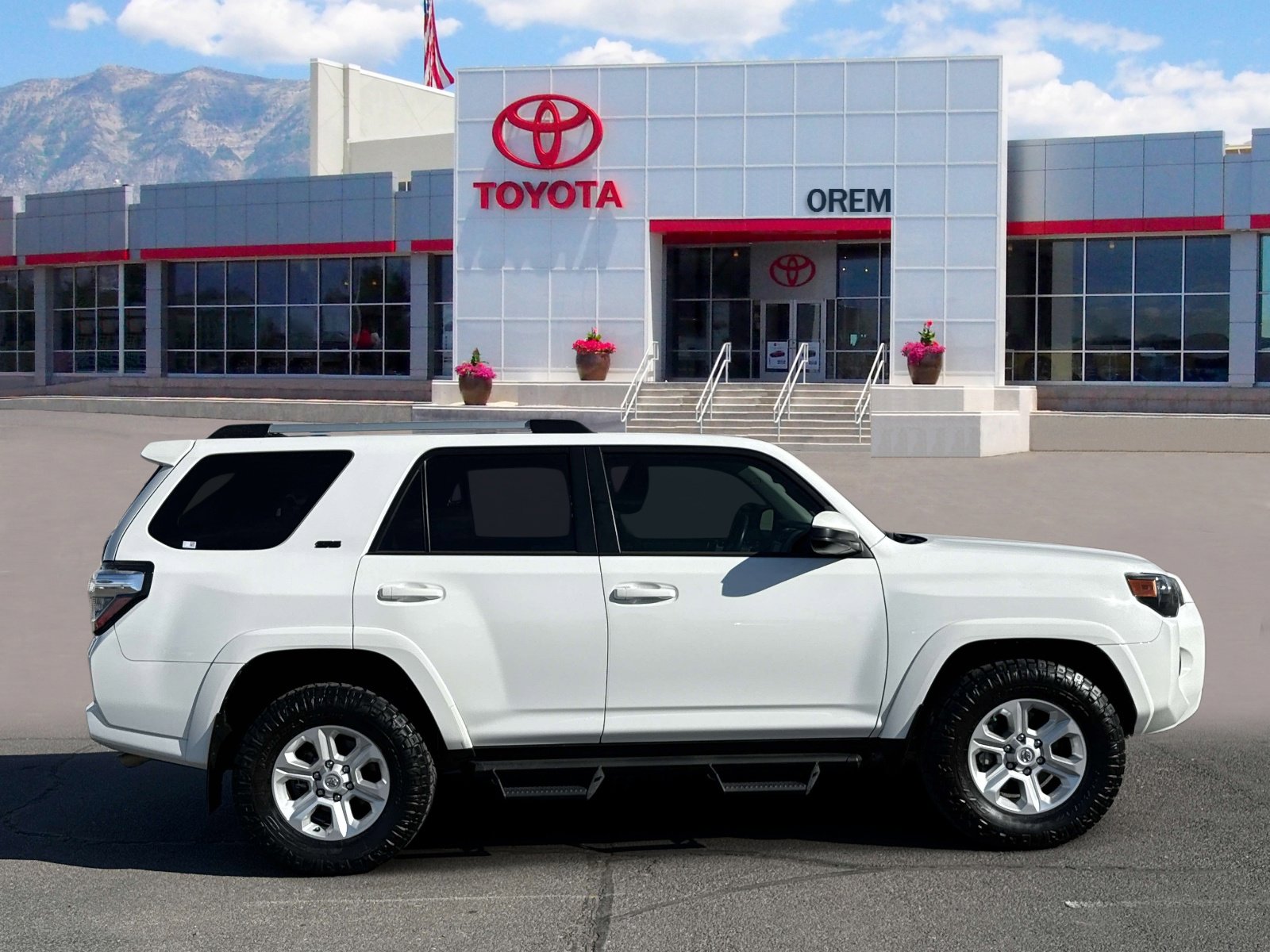 Used 2024 Toyota 4Runner SR5 image 3