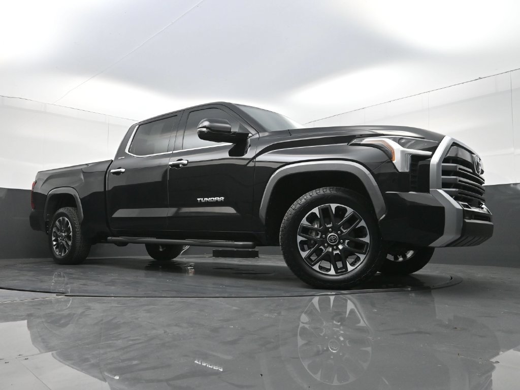 Used 2024 Toyota Tundra Limited w/ Power Package AWD/4WD image 28