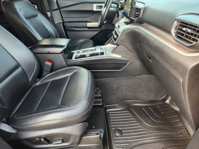 Certified 2023 Ford Explorer XLT w/ Equipment Group 202A AWD/4WD image 13