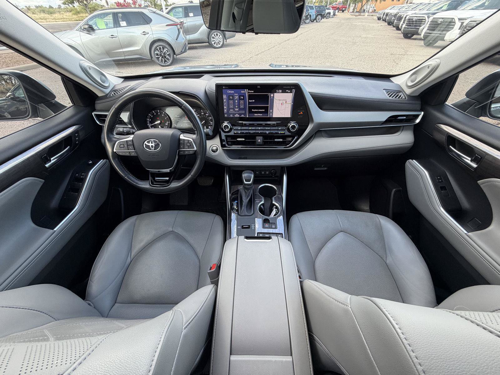 Used 2021 Toyota Highlander Platinum FWD image 26