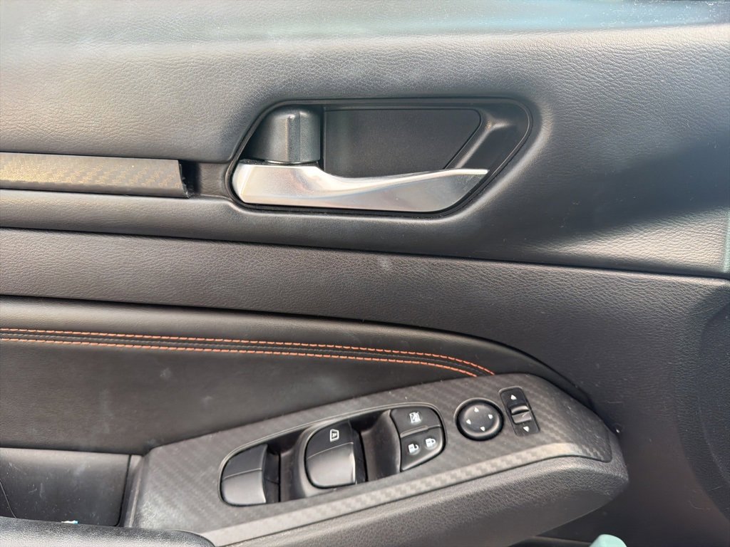 Used 2019 Nissan Altima 2.5 SR w/ SR Premium Package image 16