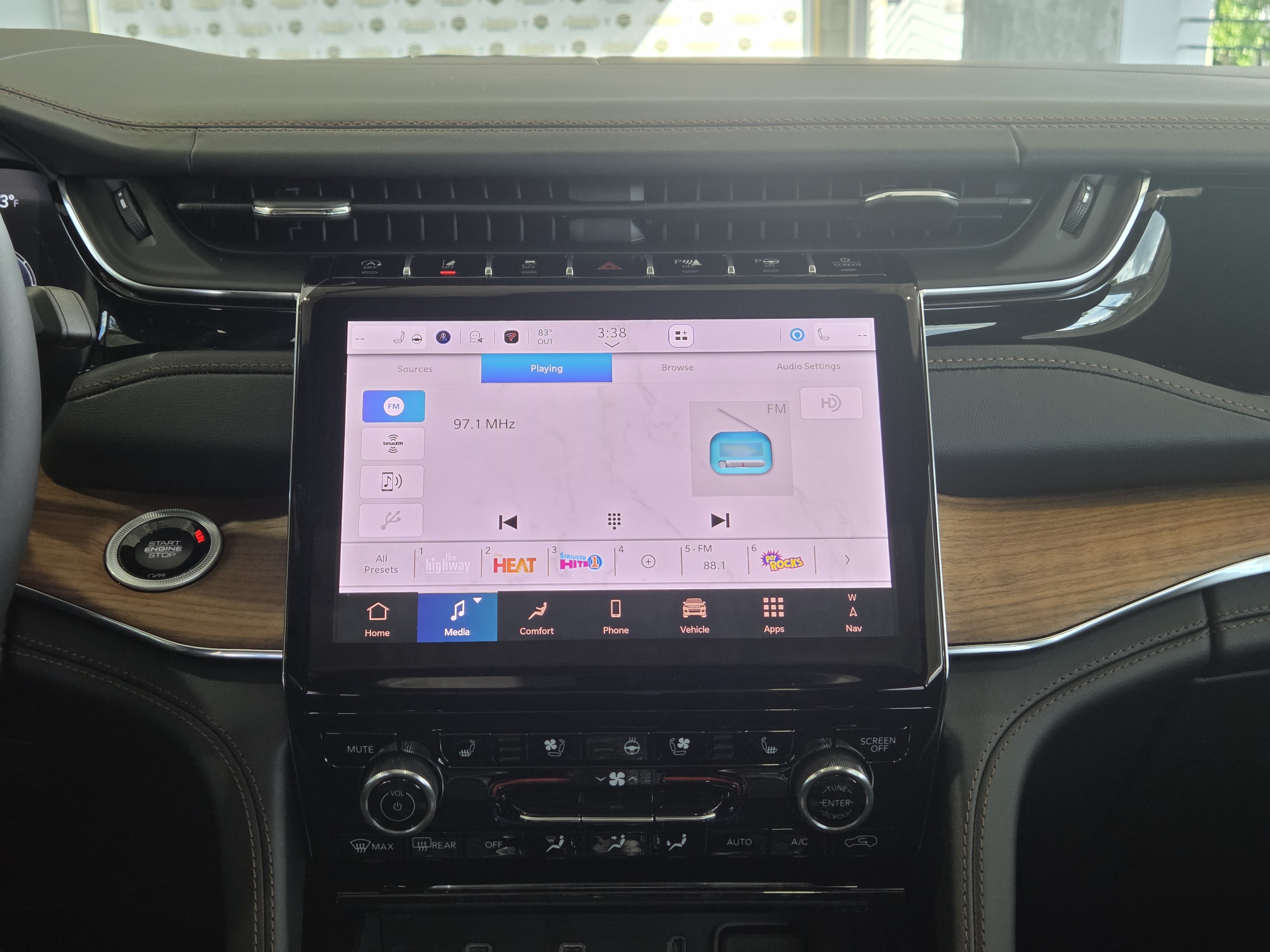 New 2025 Jeep Grand Cherokee L Summit AWD/4WD image 19
