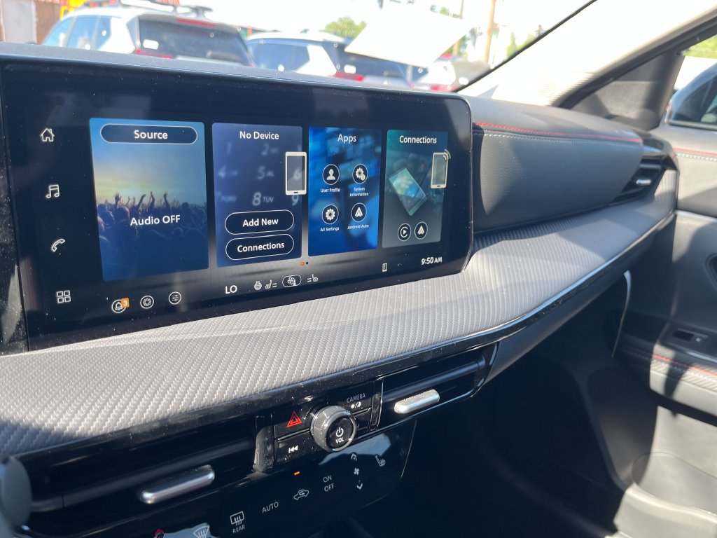 New 2027 Nissan Kicks SR w/ SR Premium Package AWD/4WD image 16