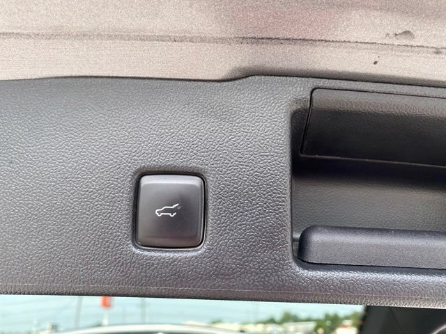Used 2022 Ford Escape SE w/ SE Sport Appearance Package AWD/4WD image 5