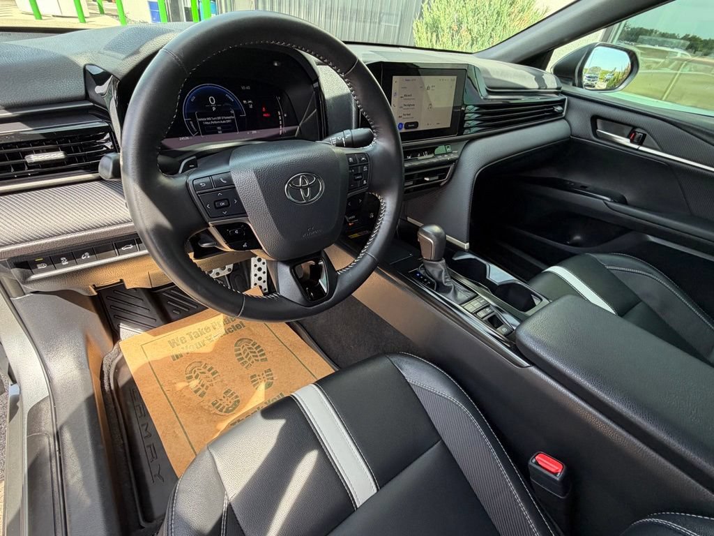 Used 2026 Toyota Camry SE FWD image 11